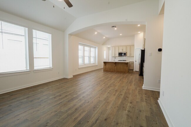 Photo - 5043 Henry Merritt St