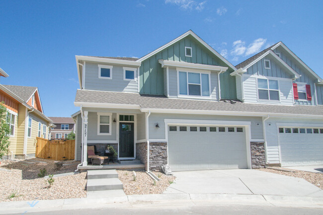 Stanford Commons - Stanford Commons Townhomes