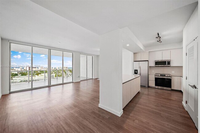 Building Photo - 1500 Bay Rd Unit C-2211 Rental
