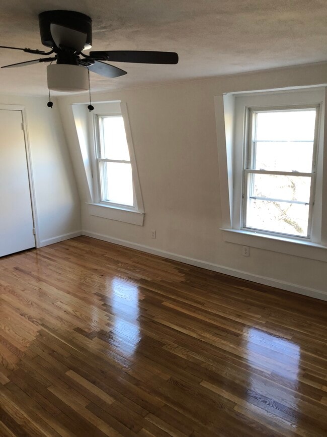 Building Photo - 86 Putnam St Unit 3