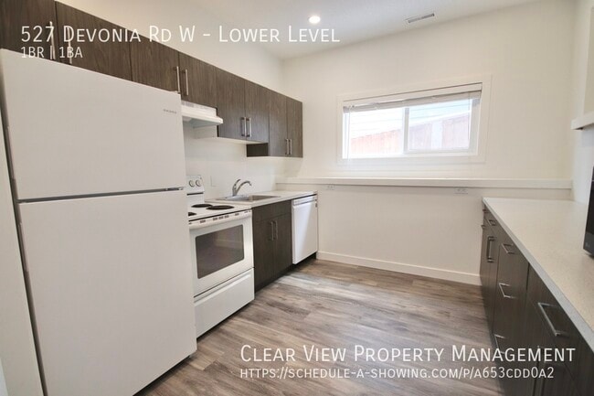 Building Photo - Bright and spacious suite located in the Crossings of west Lethbridge! ?Showings available NOW at...