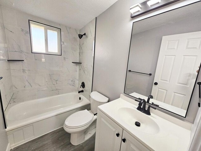 Photo - 224 9th St
