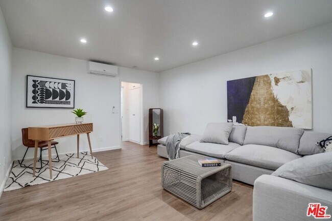 Photo - 5632 Lexington Ave