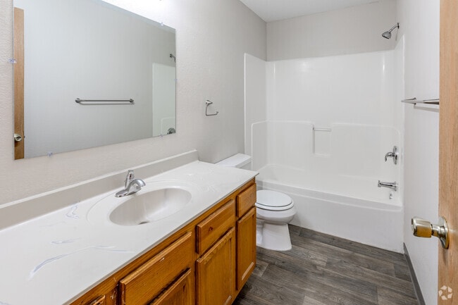 2BR, 1BA - 1,285SF