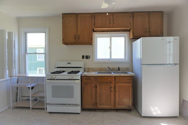 Photo - 49 E Transit St