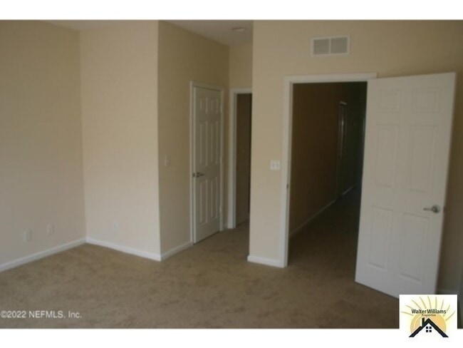 Photo - 2/2.5 townhome