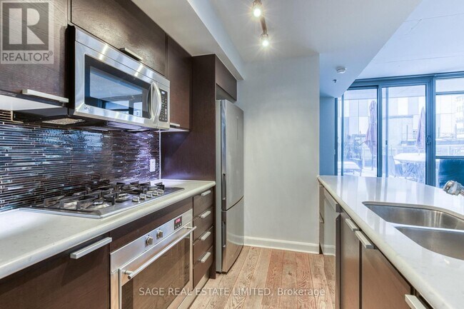 Photo - 375 King St W Unité 706