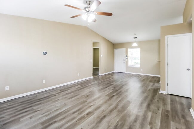 Photo - 10428 Bradford Way