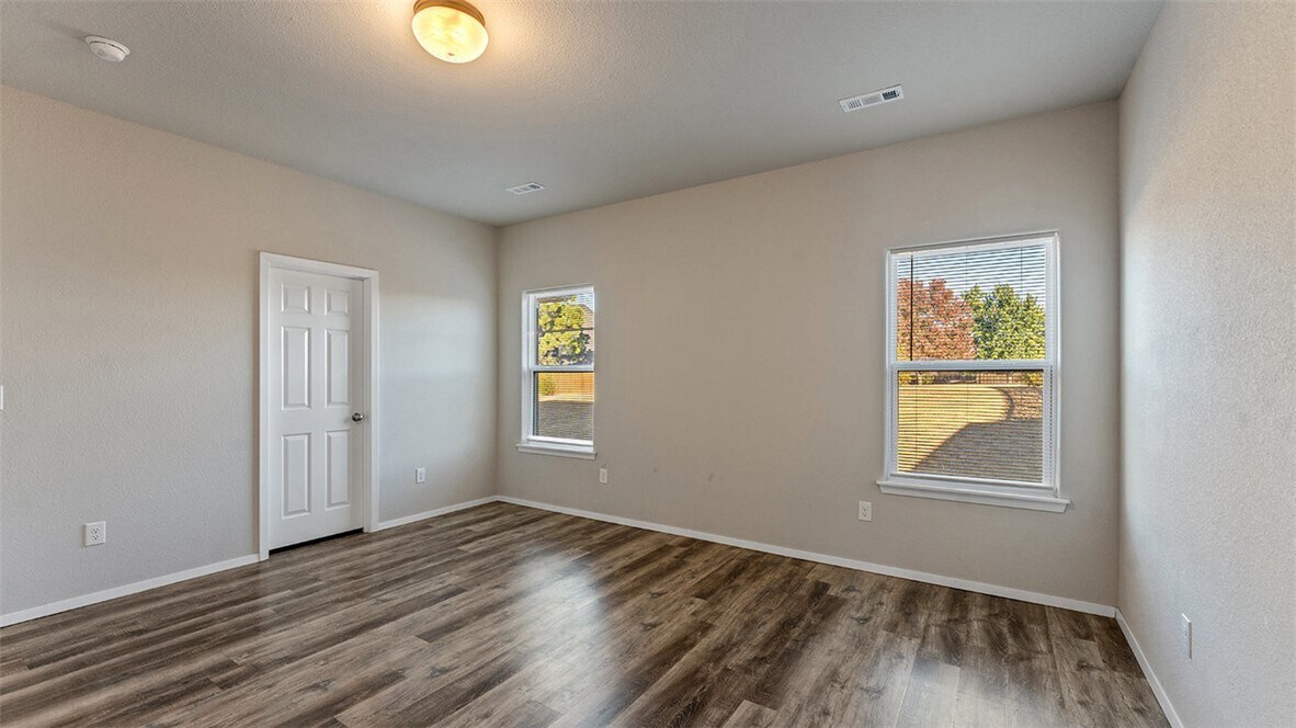 Photo - 612 Woodcreek Lp