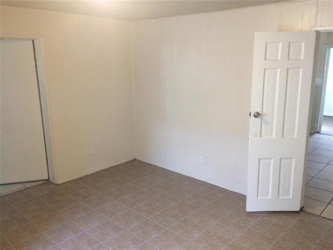 Photo - 935 M.L.K. Blvd S