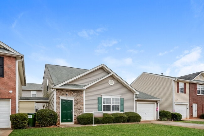 Photo - 145 Meadowridge Dr