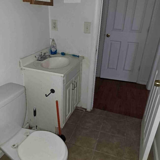 411 McKean St Apartment Unit 2 Philadelphia, PA