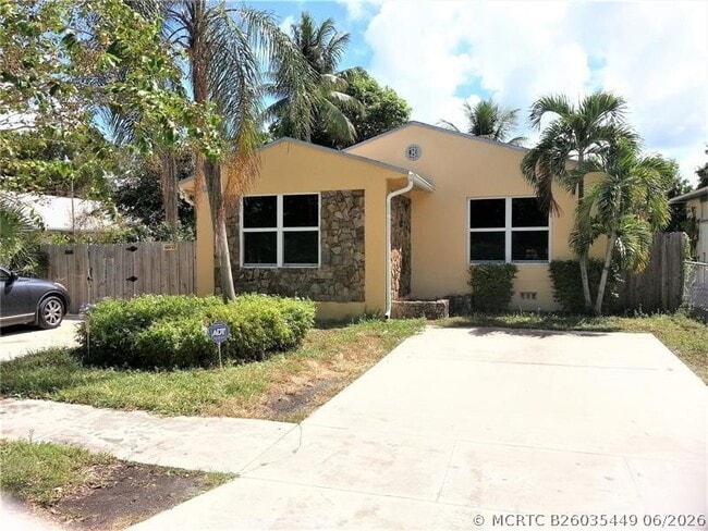 Photo - 1123 N 17th Ave