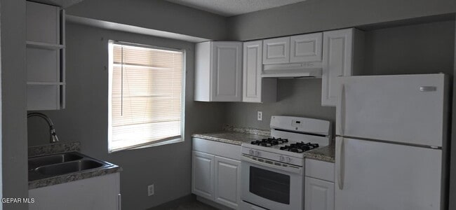 Photo - 187 N Awbrey St Unit 2