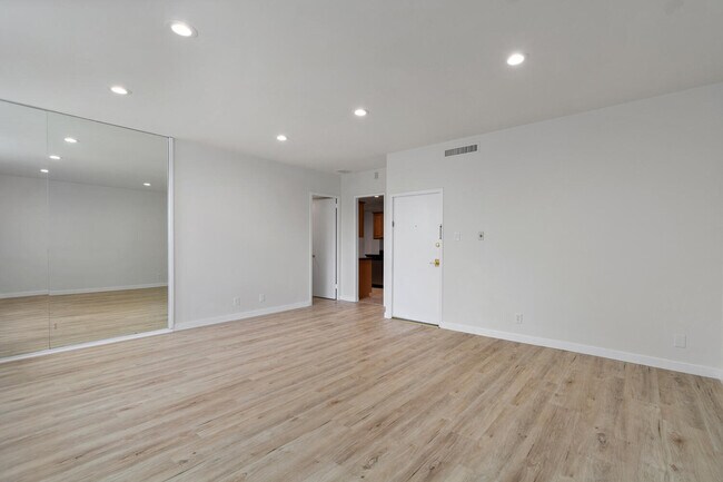 Photo - 10433 Wilshire Blvd Unit 101