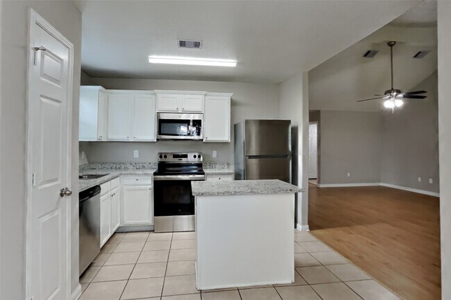 Photo - 6826 Clover Walk Ln