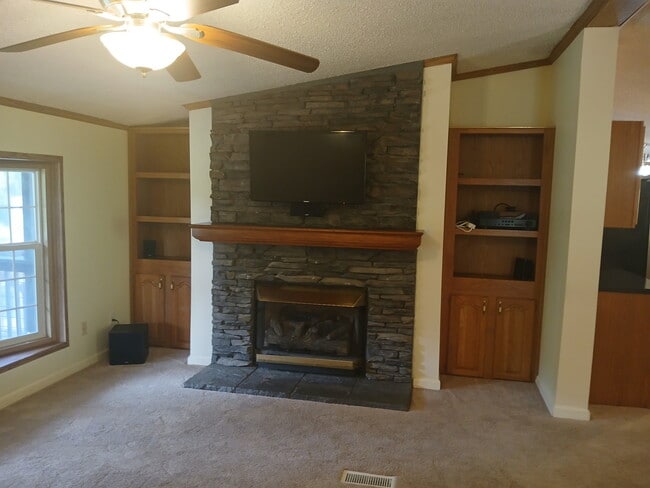 Building Photo - 190 Columbus Cove Rd Rental
