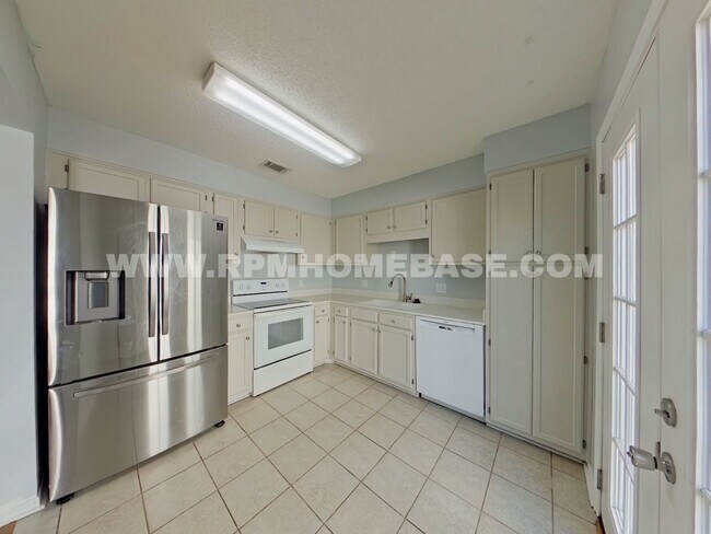 Photo - Cozy 3-Bedroom Home on a Corner Lot with F...