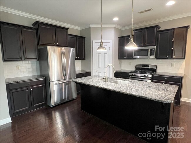 Building Photo - 15125 Jade St Rental
