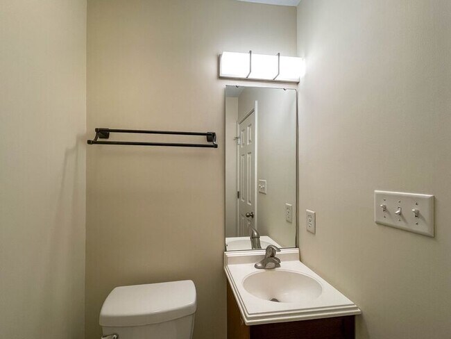 Photo - 101 Telfare Ln