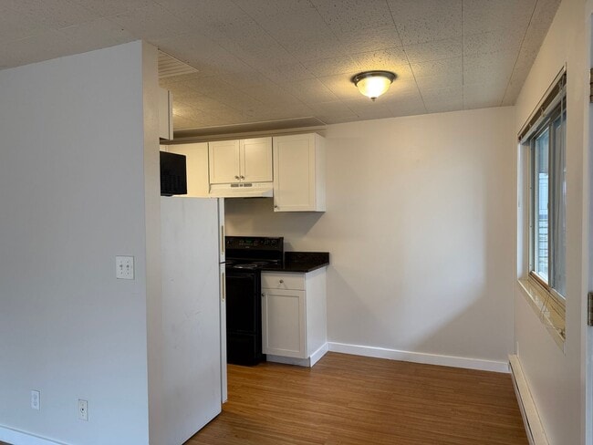 Photo - Twin Court - Ballard - Renovated Unit