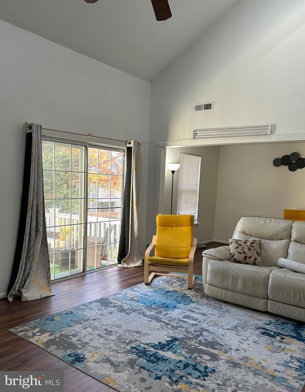 Photo - 704B Trescott Pl