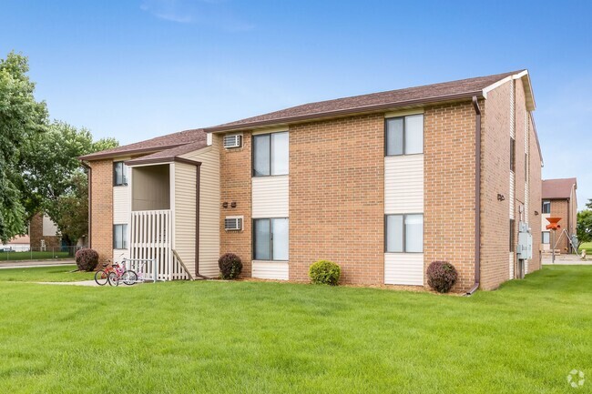 Building Photo - 2 Bedroom Apartments for Rent in Boone, IA Unit 04