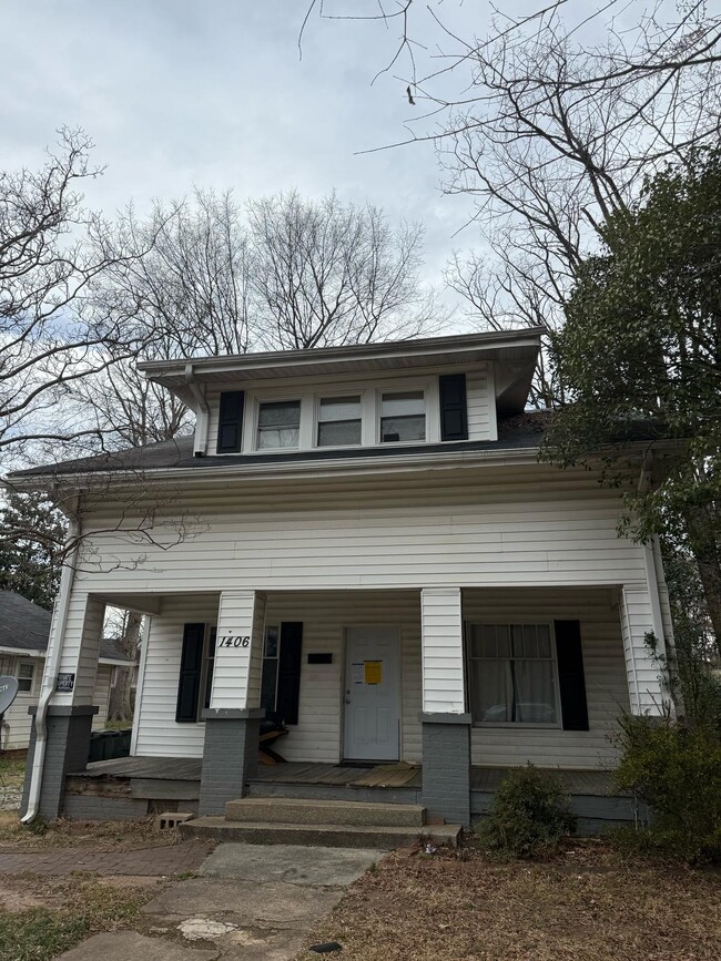 Building Photo - 1406 W Florida St Rental