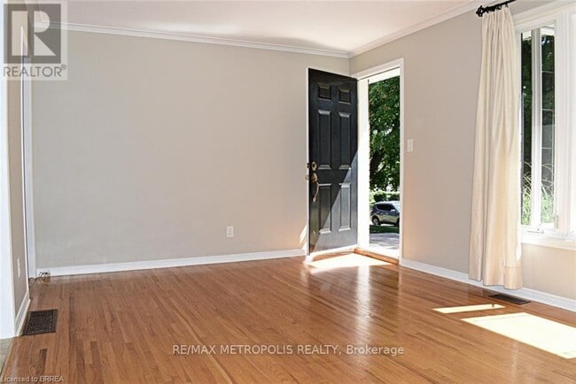 Photo - 5 McCammon St