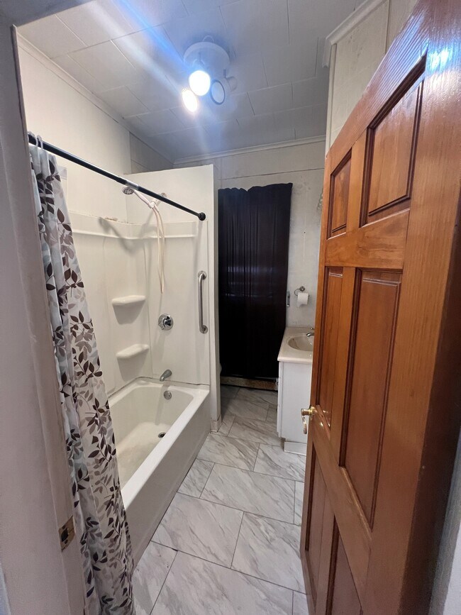 Photo - 125 Roberts St Unit 1st floor