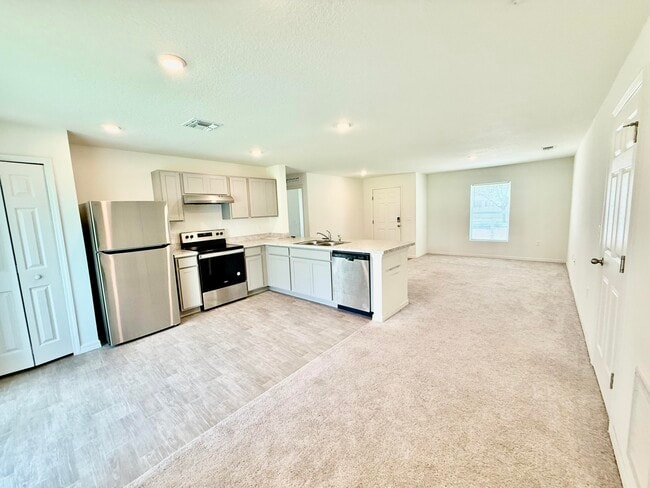 Photo - 149 SW Becker Rd