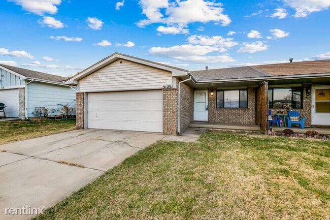 Photo - 3 br, 2 bath House - 9419 E Bluestem St