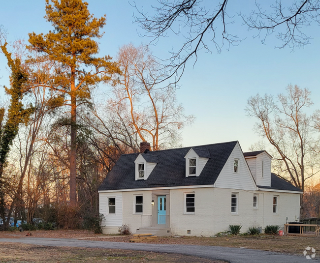 Building Photo - 2025 Hopkins Rd Rental