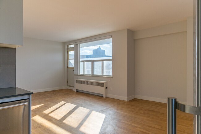 Photo - 99 Tyndall Ave Unit 701