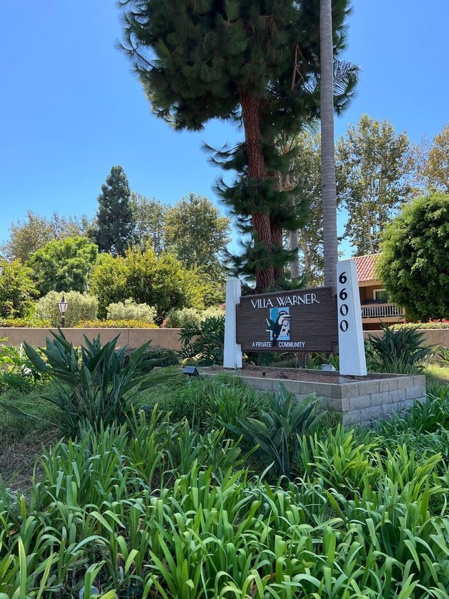 Building Photo - Huntington Beach 1 bed 1 bath Now Available