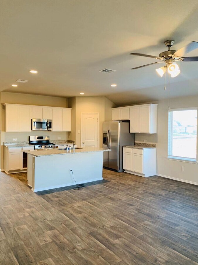 Photo - 22730 Busalla Trail