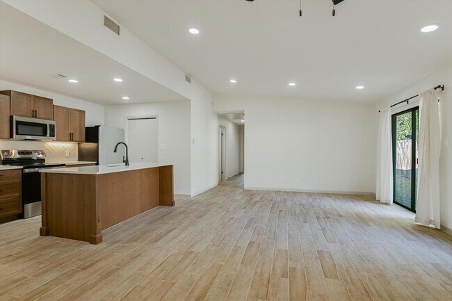 Photo - 8415 Fathom Cir