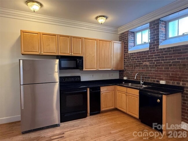 Photo - 515 N Church St Unit 104