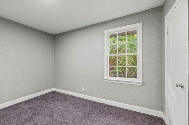 Photo - 1829 River Dr