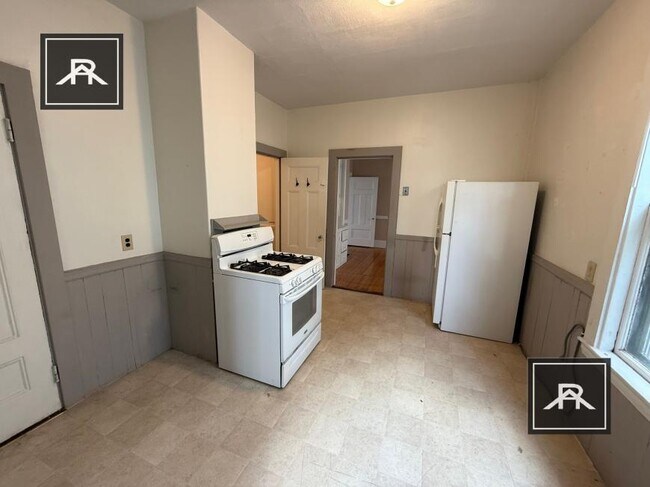 Building Photo - 2 bedroom in Cambridge MA 02140 Rental
