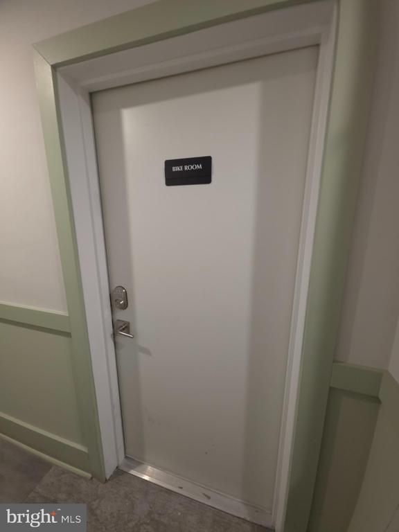 Photo - 3503 Midvale Ave Unidad 500