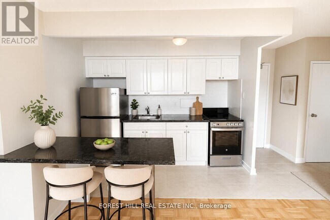 Photo - 700 Ontario St