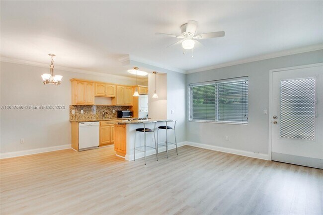 Photo - 65 Washington Ave Unit 2-03