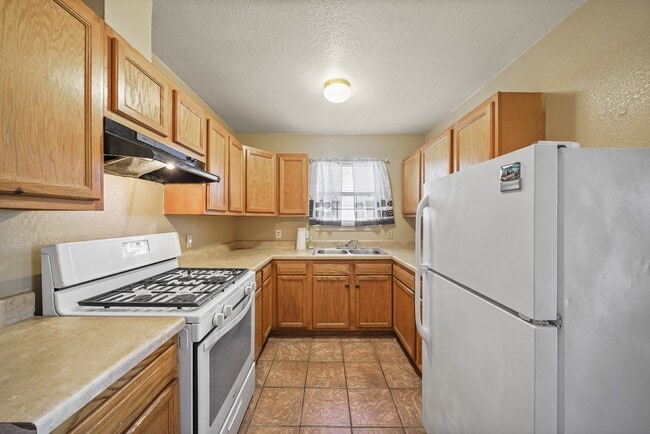 Photo - 4636 Mayflower St