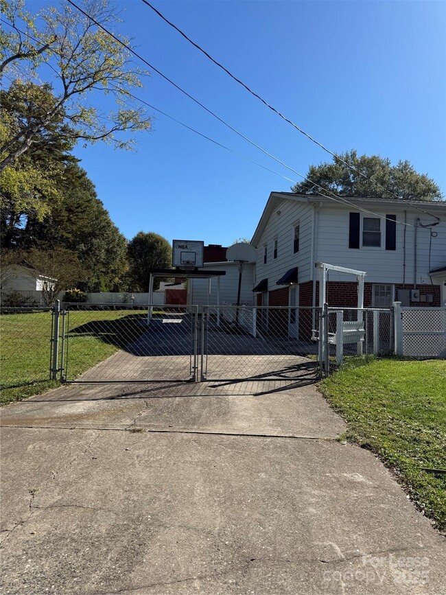 Photo - 1632 Kimberly Dr