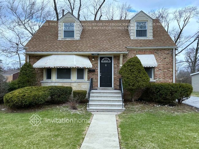 Building Photo - 1808 W 187th St