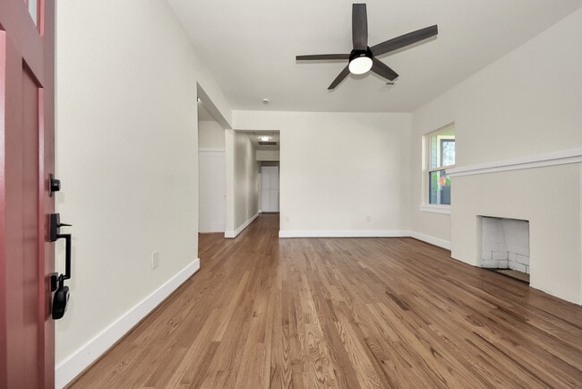 Photo - 122 Sidney St