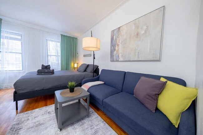 Building Photo - 1369 1st Ave Unit ID1256855P