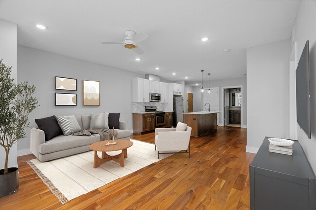 Building Photo - Boutique 28