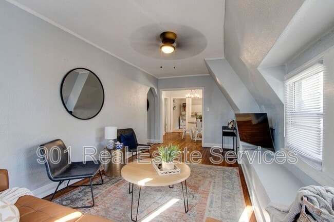 Photo - 1954 Manila Ave